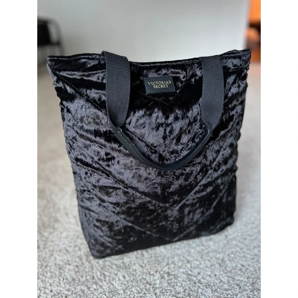 Victoria's Secret Tote Bag Black Velvet Quilted Carry-all large bag‎